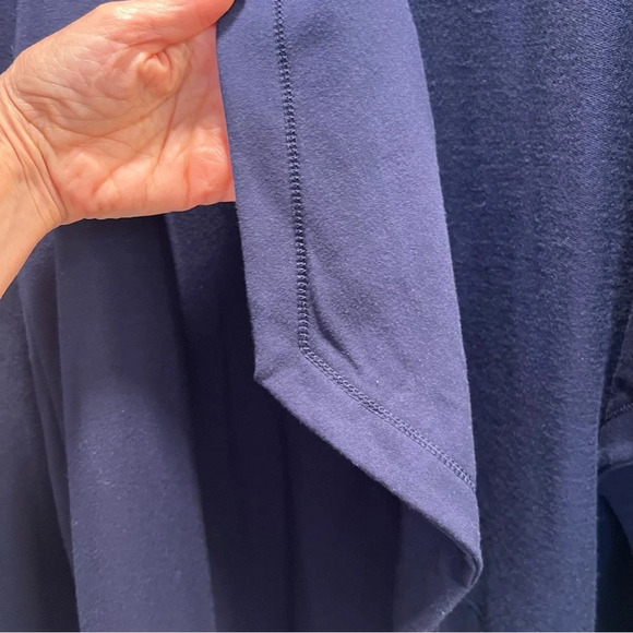 Weekends by Chicos Navy Open Drape Front Long Sleeved Cardigan. Size 3. - Picture 4 of 14